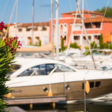 Charming House For Rent In Port With Wi-fi And Private Mooring *