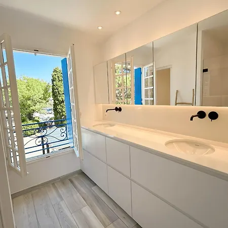 Charming House For Rent In Port With Wi-fi And Private Mooring * Grimaud