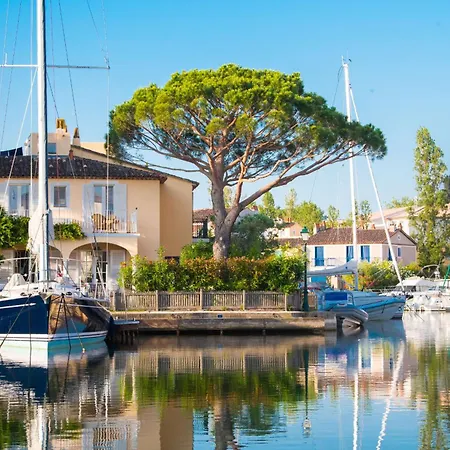 Charming House For Rent In Port With Wi-fi And Private Mooring Casa de Férias *
