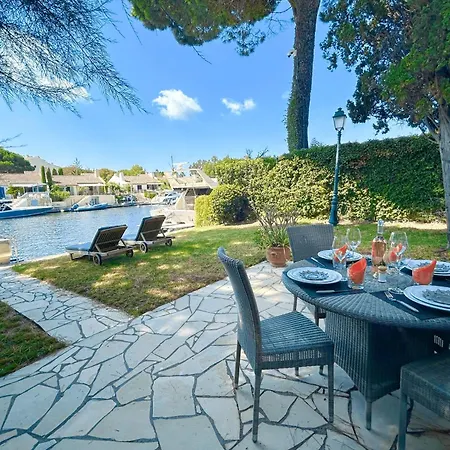 Charming House For Rent In Port With Wi-fi And Private Mooring Casa de Férias *
